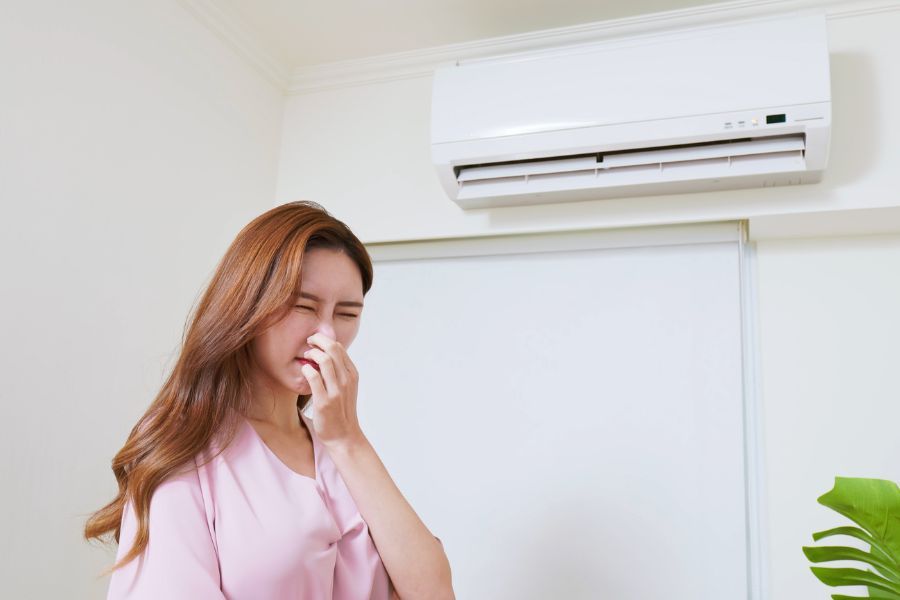 Nieprzyjemny zapach z klimatyzacji domowej co zrobić?